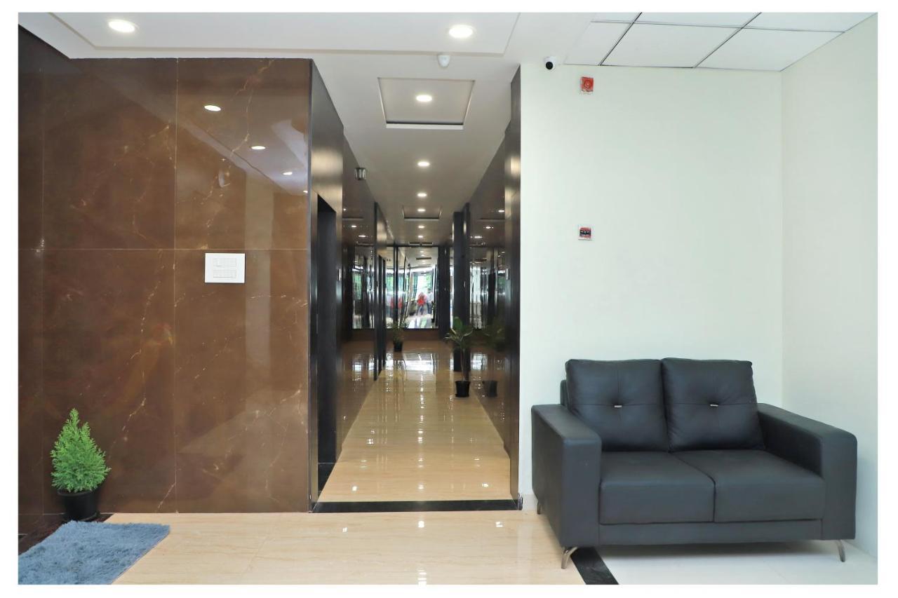Hotel Opal Plaza Executive Waluj Buzurg Exterior foto