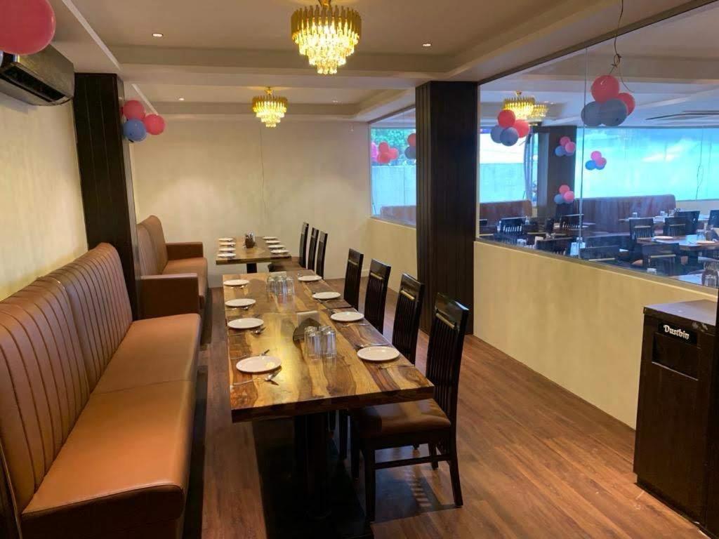 Hotel Opal Plaza Executive Waluj Buzurg Exterior foto